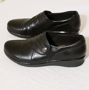 Clarks Collection Black Leather Loafers Size 7M